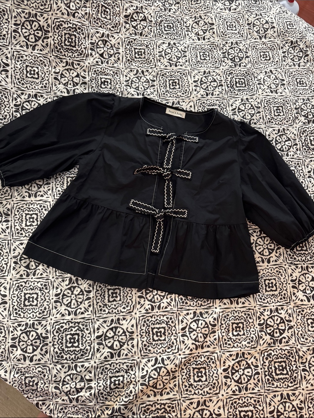 Aaron & Amber Black Embroidered Bow Peplum Top - women’s size large.
